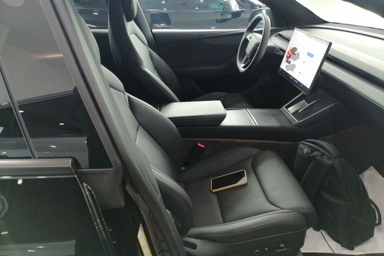 Used Tesla Model Y L 2025 Model Long-Range All-Wheel-Drive Version