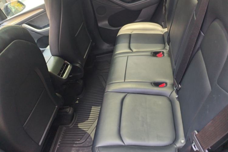 Used Tesla Model Y 2022 Long-Range All-Wheel-Drive Version

