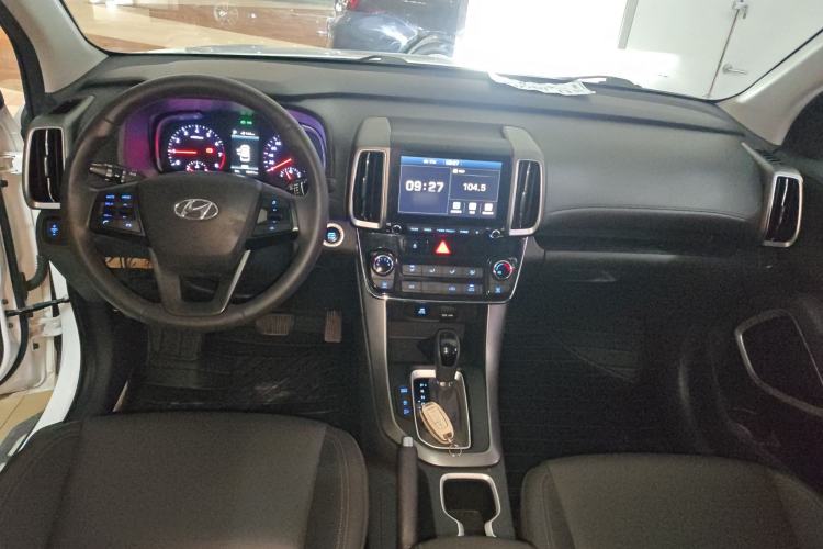 Used Hyundai ix35 2018 2.0L Automatic 2WD Zhiyong·Changxiang Edition Center Console