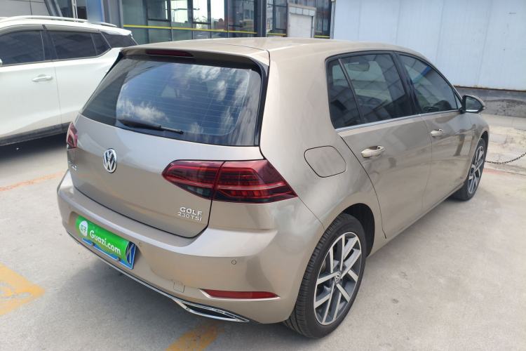 Used Volkswagen Golf 2018 230TSI Automatic Luxury Version Rear Right 45 Deg