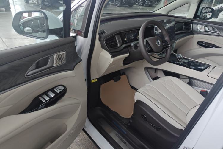 Used Denza D9 2024 DM-i 980 Four-Wheel Drive Prestige Model