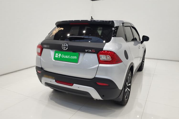 Used Brilliance V3 2015 1.5T Manual Urban Model Exterior 5