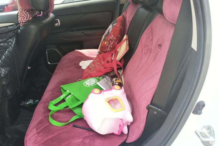 Used Mitsubishi Outlander 2014 2.4L 4x4 Deluxe Value Edition 5 Seats Left Rear Seat