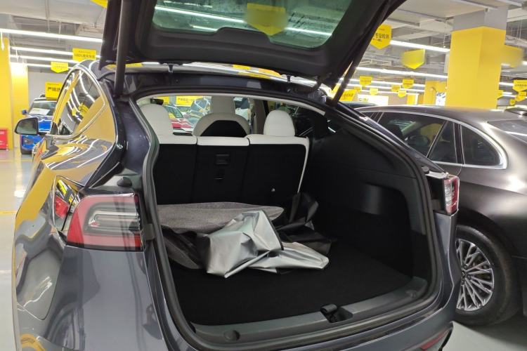 Used Tesla Model Y 2021 Long-Range All-Wheel-Drive Version
