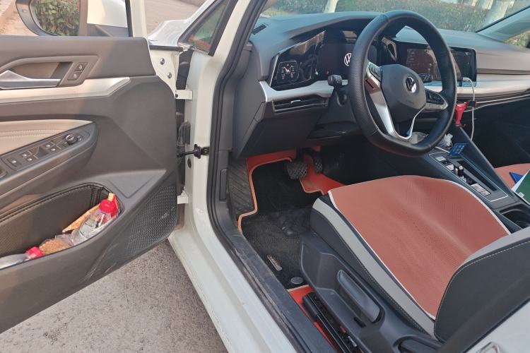 Used Volkswagen Golf 2023 Revised Version 200TSI DSG Pro Interior 3
