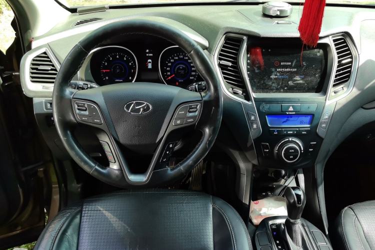 Used Hyundai Santa Fe 2013 2.4L Automatic Two-Wheel Drive Smart Version