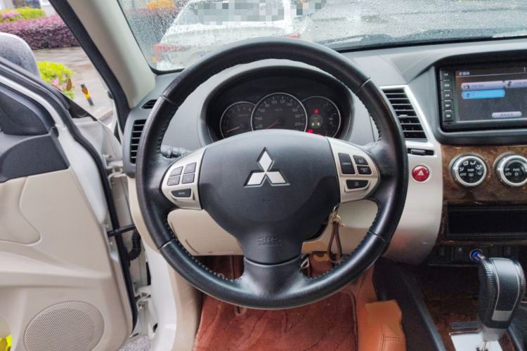 Used Mitsubishi Pajero Sport 2013 3.0L Automatic 4x4 Flagship Edition