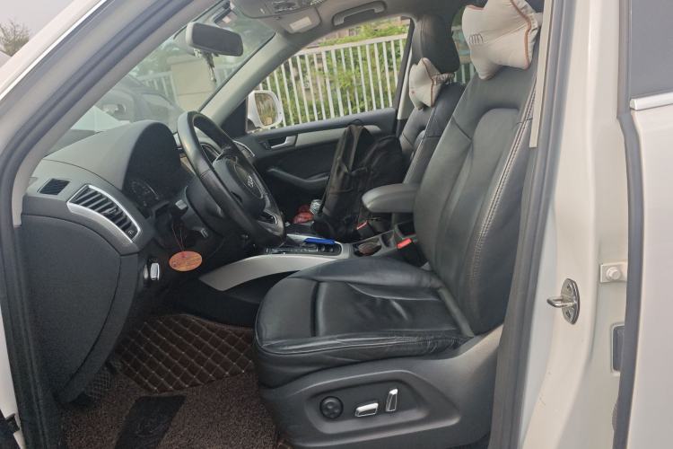 Used Audi Q5 2015 40 TFSI Technology Edition Left Front Seat