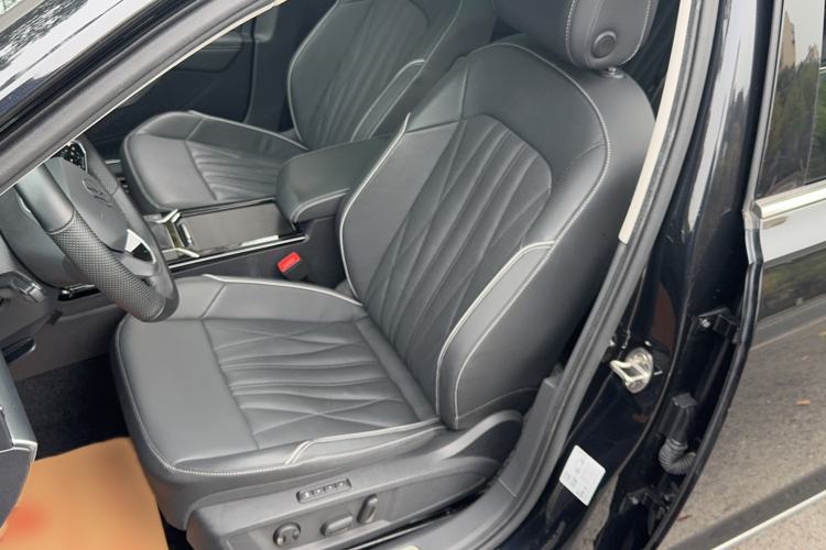 Used Volkswagen Passat 2023 Facelift 330TSI Luxury Edition
