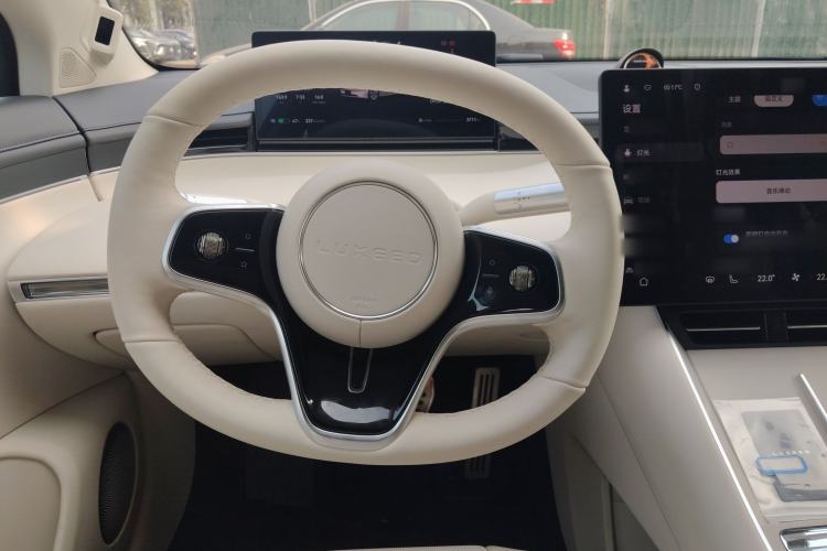 Used Hima Luxeed S7 2025 705 km Pro