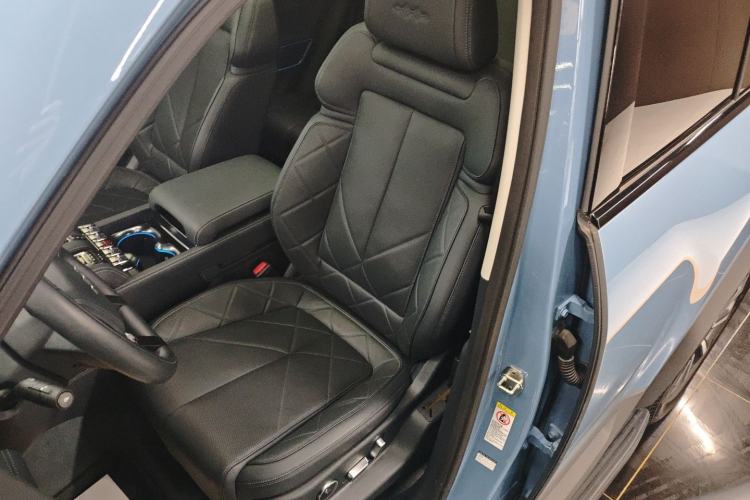 Used Formula Leopard 5 2023 Explore Edition
