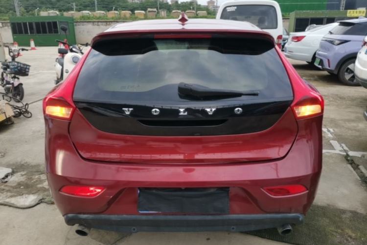 Used Volvo V40 2015 1.6T Zhiyi Edition