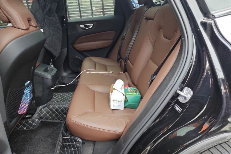 Used Volvo XC60 2025 B5 4x4 Smart Luxury Edition