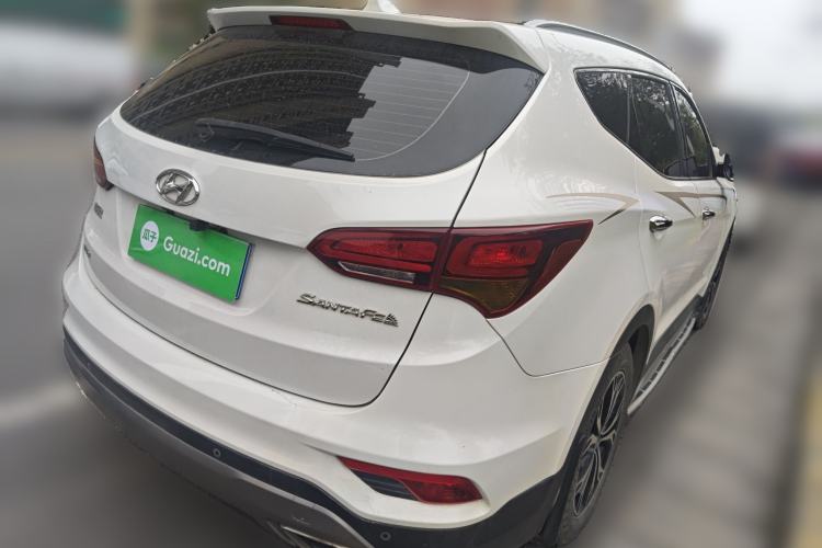 Used Hyundai Santa Fe 2017 2.0T Automatic Two-Wheel Drive Smart Version 7 Seats
