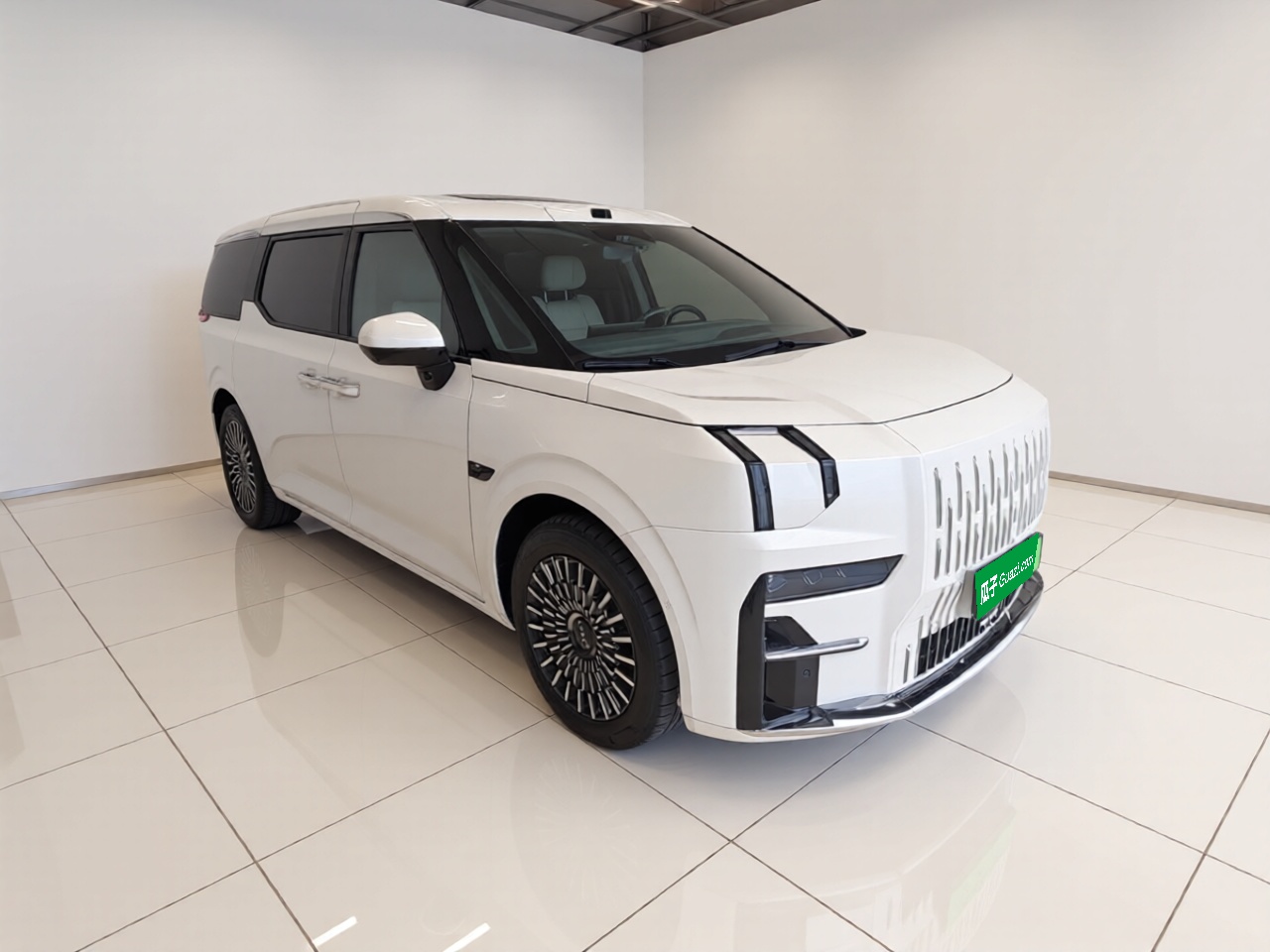 Zeekr 009 2024 Six-Seat Executive Version 4WD 108 kWh — снимка 3
