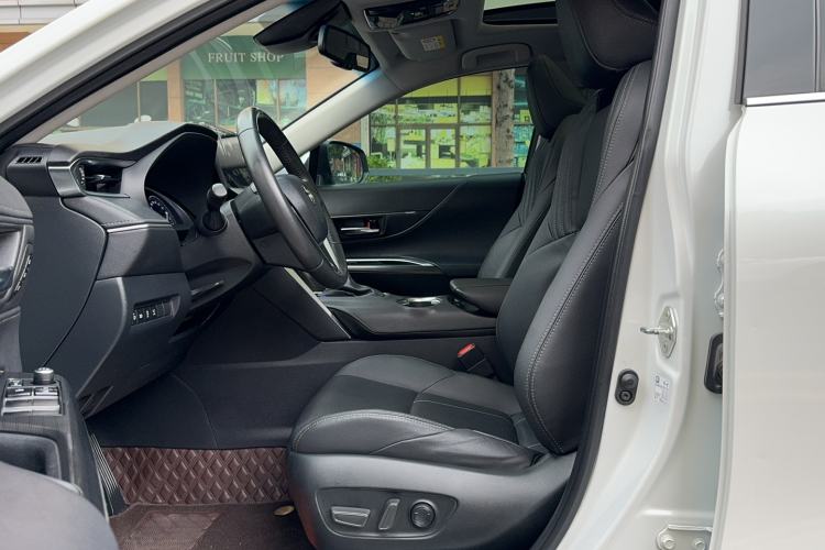 Used Toyota Harrier 2022 2.0L CVT Two-Wheel Drive Deluxe Edition
