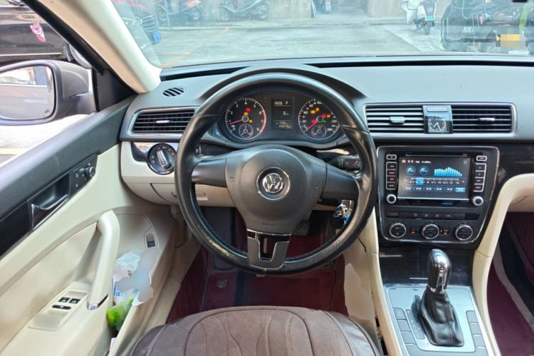 Used Volkswagen Passat 2011 1.8 TSI DSG Prestige Edition Steering Wheel