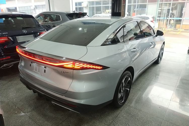 Used Geely Galaxy L6 2025 EM-i 140km Starship Edition
