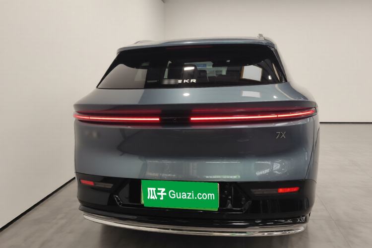 Used Zeekr 7X 2025 100 kWh Long-Range Rear-Wheel Drive with Intelligent Driving Features
