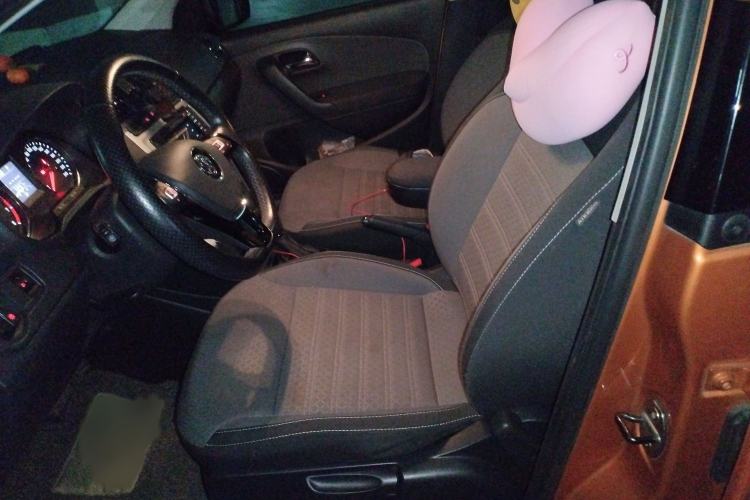 Used Volkswagen Polo 2016 1.6L Cross Polo Automatic
