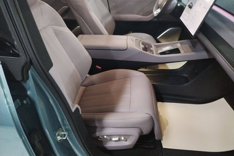 Used ONVO L60 2024 60 kWh Rear-Drive Version
