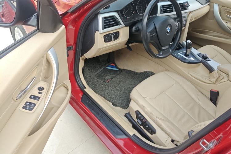 Used BMW 3 Series 2013 320i Sport Edition Driver Seat