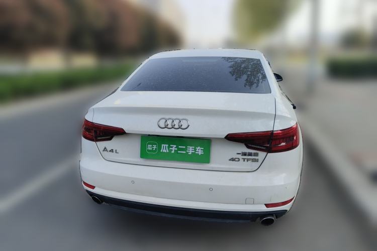 Used Audi A4L 2017 40 TFSI Ambition Edition
