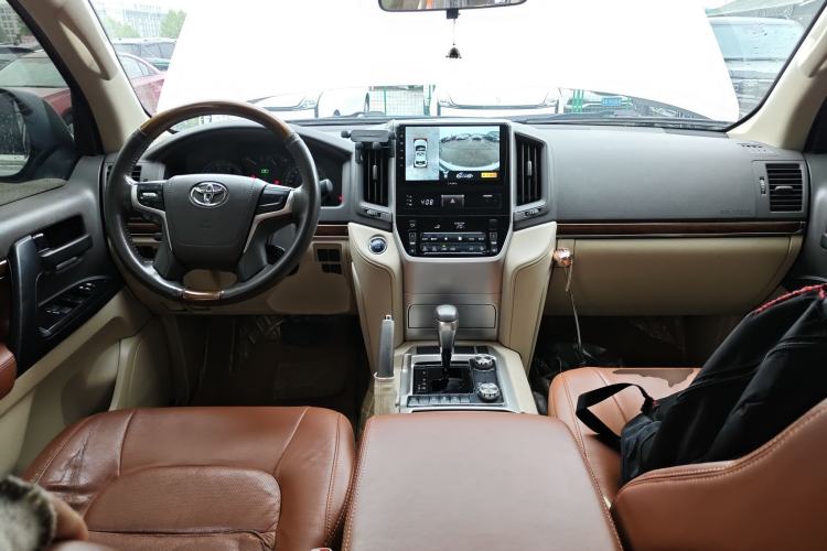 Used Toyota Land Cruiser  Center Console