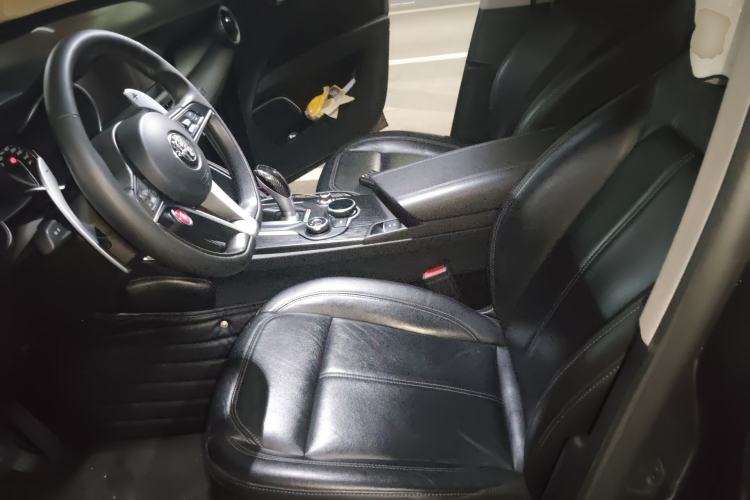 Used Alfa Romeo Stelvio 2017 2.0T 200HP Luxury Edition Left Front Seat