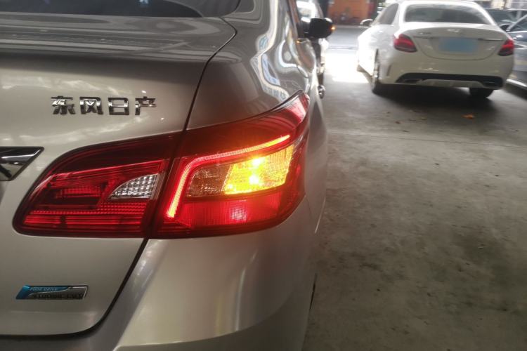 Used Nissan Sylphy 2019 1.6XV CVT Smart Connect Luxury Edition China VI Standard Right Rear Taillight