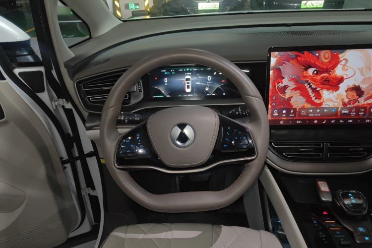 Used Denza D9 2022 DM-i 1040 Prestige Model Steering Wheel