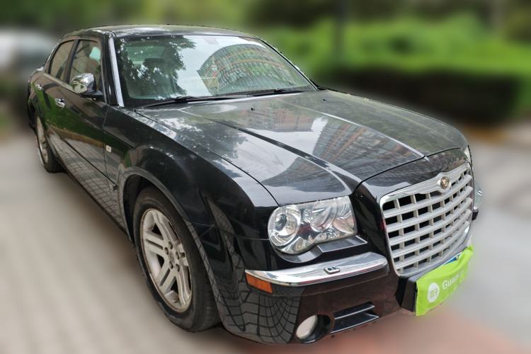 Used Chrysler 300C 2006 2.7L Luxury Edition Front Right 45 Deg