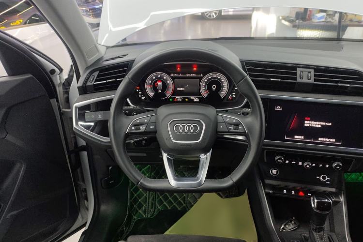 Used Audi Q3 2023 35 TFSI Fashion Dynamic Model (1.4T) Steering Wheel