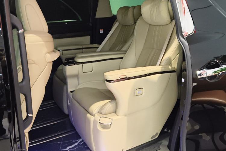 Used Toyota Alphard 2021 Dual-Engine 2.5L Prestige Edition
