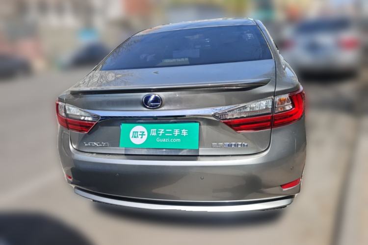 Used Lexus ES 2017 300h Mark Levinson Comfort Edition
