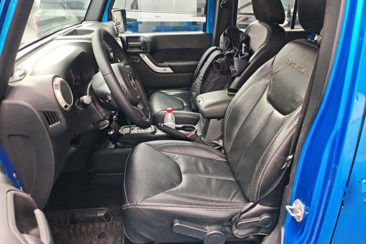 Used Jeep Wrangler 2015 3.0L Sahara Four-Door Edition
