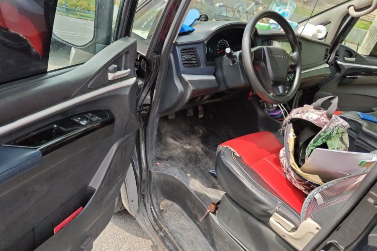 Used FORTHING Lingzhi 2023 M5L 1.6L Base Model 7 Seats Driver Seat