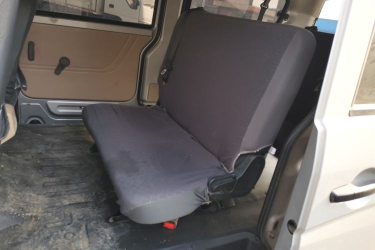 Used CHANGAN KUAYUE Xing V3 2023 1.5L Gasoline Comfort Model 7-Seater Passenger Vehicle Left Rear Seat