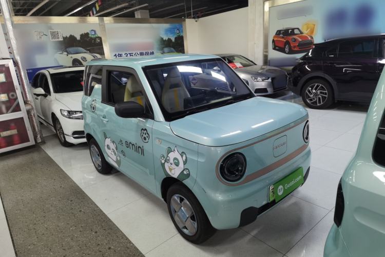 Used Geely Galaxy Panda 2023 Panda Mini 200km Endurance Bear Front Right 45 Deg