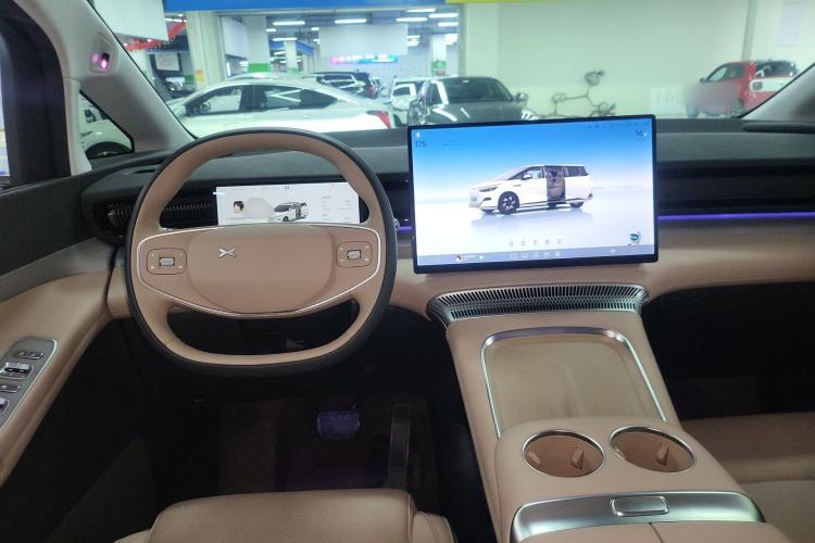 Used XPeng X9 2024 702 Ultra-Long Range Max
