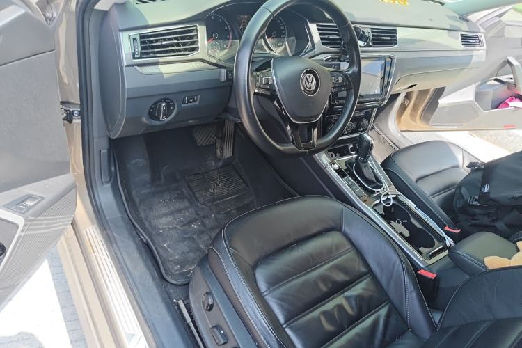 Used Volkswagen Passat 2017 280TSI DSG Luxury Edition
