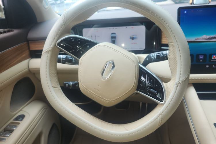 Used Hima AITO M7 2024 1.5T Rear-Drive Plus Version 5 Seats Steering Wheel