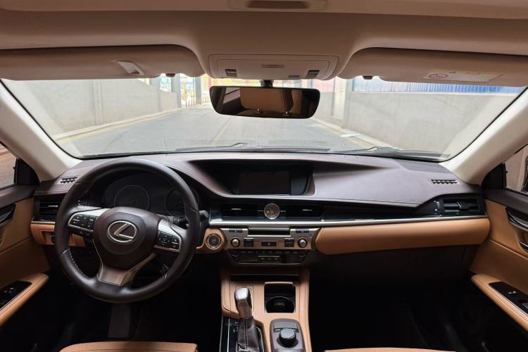 Used Lexus ES 2016 200 Midnight Special Limited Edition
