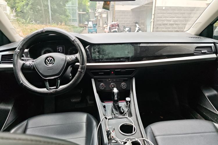 Used Volkswagen Lavida 2019 1.5L Automatic Comfort Edition China VI Standard Center Console