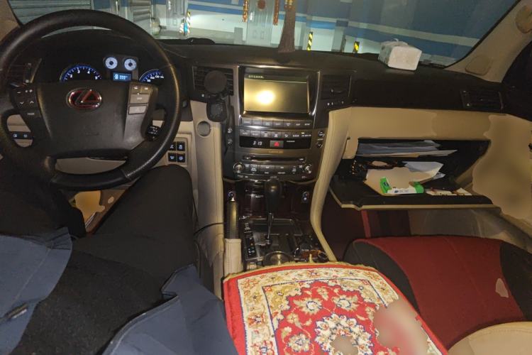 Used Lexus LX 2009 570 Center Console