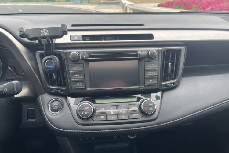 Used Toyota RAV4 2013 2.0L CVT Four-Wheel Drive New Edition