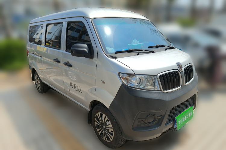 Used Jinbei Hiace X30 2023 1.5L Super-Comfortable Passenger Van 5/6/7-Seater Non-Air-Conditioned Version Model SWC15M Front Right 45 Deg