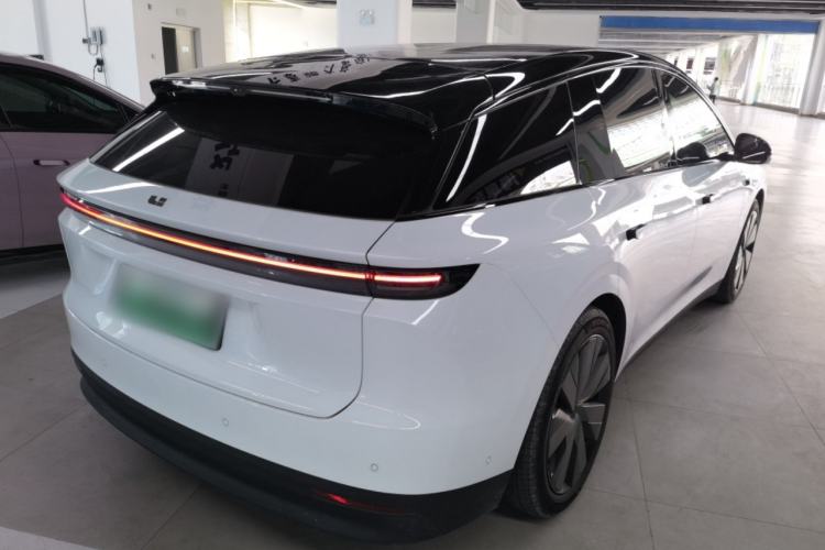 Used Li Auto i6 2025 Model Two-Wheel-Drive Standard Type
