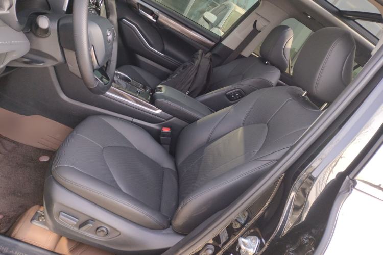 Used Toyota Highlander 2024 2.5L Smart Electric Hybrid Dual-Engine Four-Wheel Drive Prestige Version – 7 Seats
