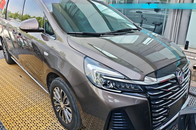 Used Buick GL8 2023 Land Executive Class Comfort Model
